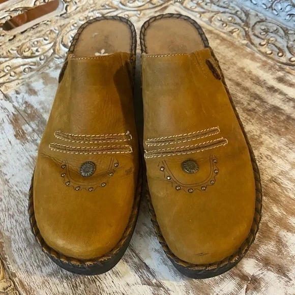 Leather clogs size 9, made in Brazil - Picture 1 of 7